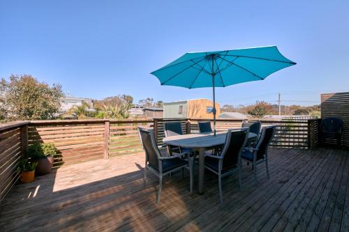 Jan Juc House | Bird Rock Shack 200m to beach and pet friendly