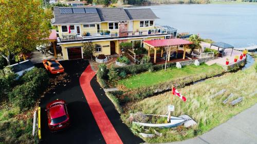 Colwood Bed & Breakfast | Birds of a Feather Victoria Oceanfront Studio Suites
