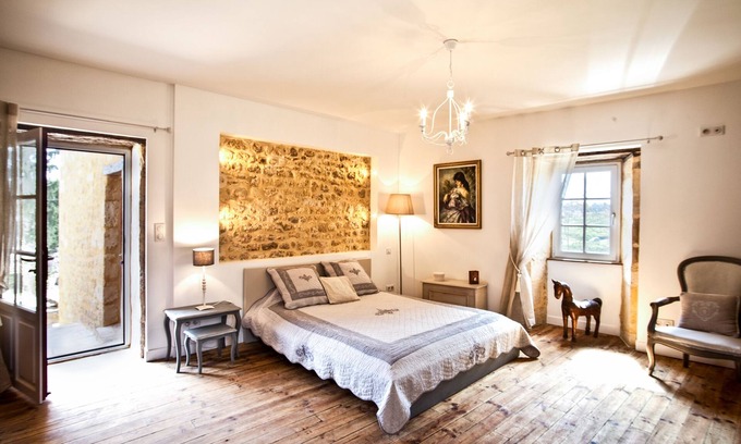 Montfort Apartment | BISE stylish 1600 SF wifi