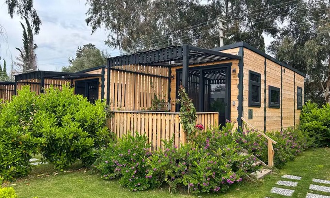 Bitez Bed & Breakfast | Bitez Tiny House & Beach