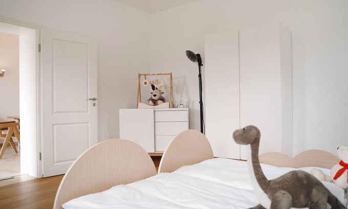 Stephanskirchen Apartment | Black Horse Family Appartement. Kinderzimmer, Kinderwagen, Babybett. Alles da!