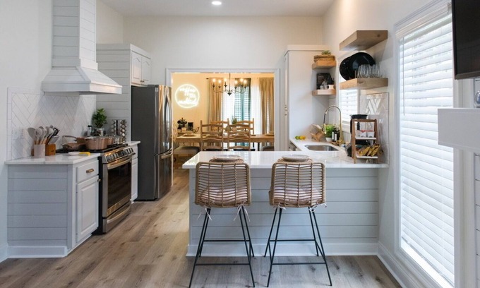 Pearl House | "Black Pearl: Luxury Home, Near Amenities, Sleeps 6"