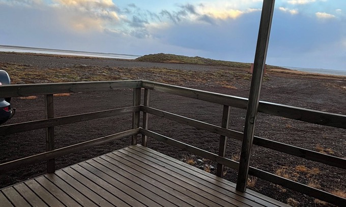 Eyja- og Miklaholtshreppur Cabin | Black sand beachfront cabin with private hot tub