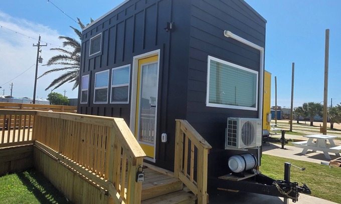 Port Bolivar House | Blackwater Bay beach tiny homes