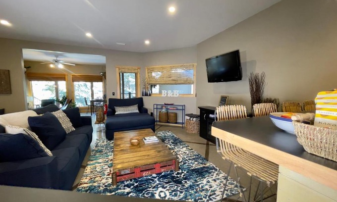 Eagle Terrace House | Blanchard Mountain BnB