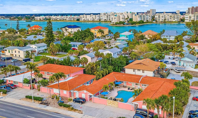 St. Pete Beach Hotel | Blind Pass Resort Motel