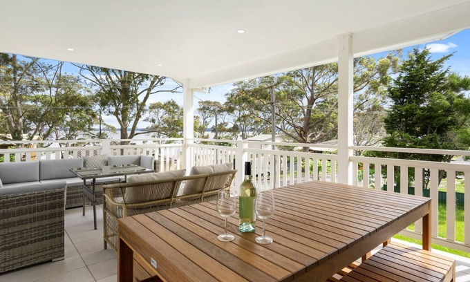 Sanctuary Point House | Bliss on the Basin - Water views