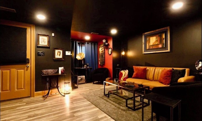 Bloomingdale Apartment | Bloomingdale Blues Speakeasy w Free Parking! in Northwest DC