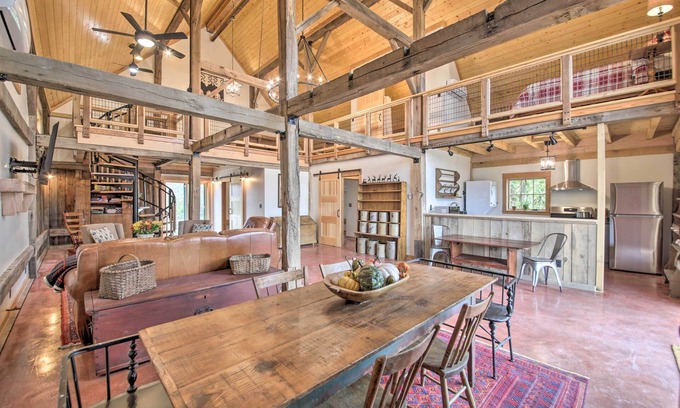 Bloomington Cabin | Bloomington Cabin: 4 Mi to Indiana University