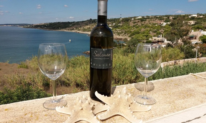 Marina San Gregorio House | Blue bay, apartment 50m from the sea, breathtaking view, wifi, air conditioning.