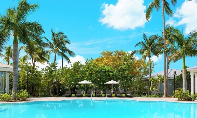 New Town Hotel | Blue Flamingo Resort Key West | 2 Relaxing Ocean View Rooms for Your Stay