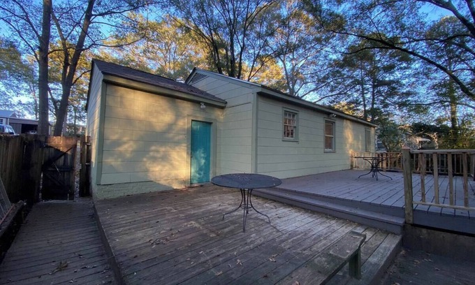 Fondren House | Blue Jay House in North Fondren - Comfortable & quiet 2 BR/1 BA