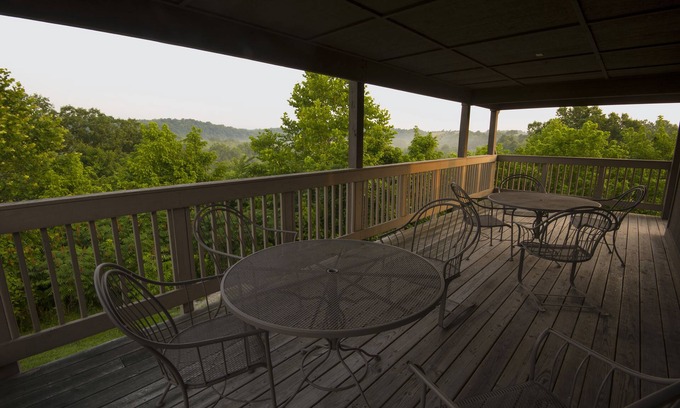 Carlisle Hotel | Blue Licks Battlefield State Resort Park
