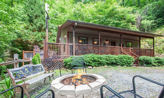 Cherokee Cabin | Blue Mist Mountain Retreat