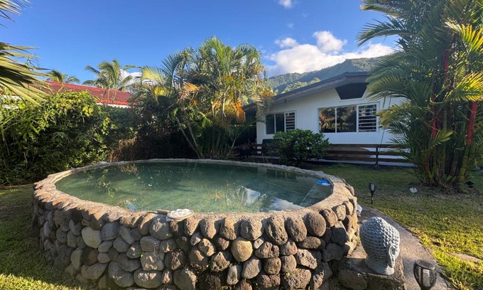 Teva I Uta House | Blue Moana Lodge