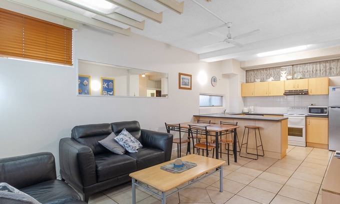 Tugun Apartment | Blue Pacific 1 Beachside neat and tidy unit in Tugun
