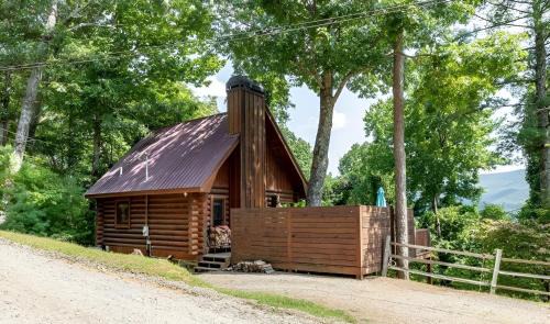 Blue Ridge Ski Chalet | Blue Ridge Cozy Cabin-Hot Tub & Dog Friendly