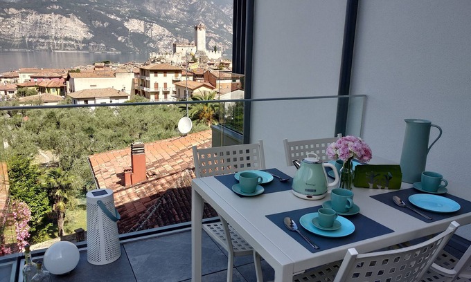 Malcesine Apartment | BLUE SKY GREEN APP. LAKE VIEW CIR:023045-LOC-00627 CIN:EN023045C2V9CFVR3C