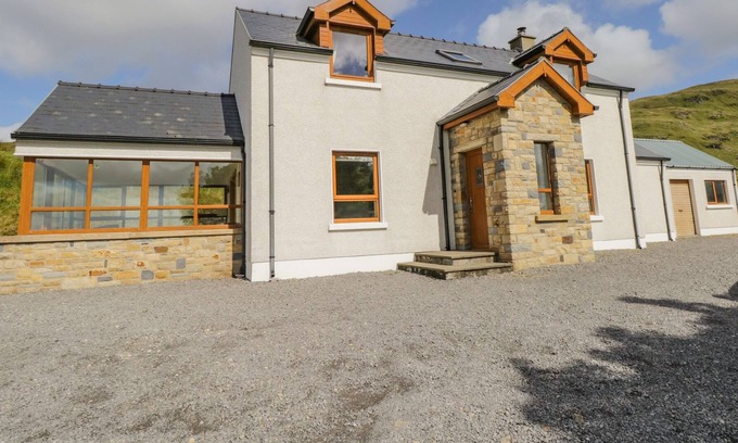 Letterbarrow Cottage | BLUE STACK HOUSE, family friendly in Donegal Town, County Donegal