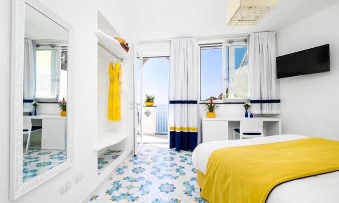 Chiesa Nuova House | Blue Waves in Positano