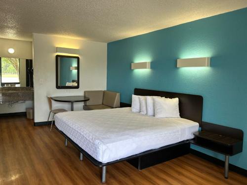 Beeville Hotel | Blue Way Inn & Suites By Jasper Beeville