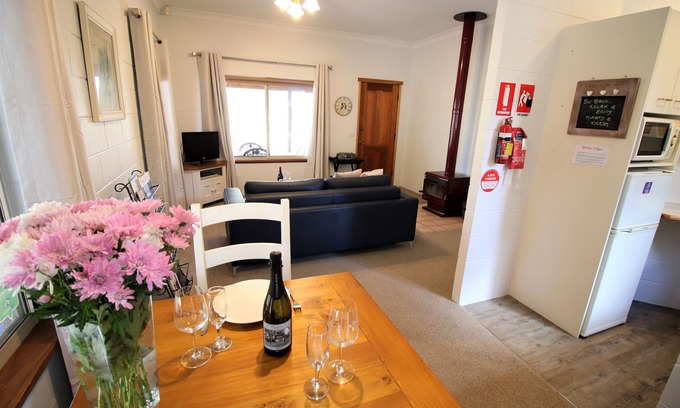Lovedale Villa | Blue Wren Villa Lovedale - Central to all wineries, restaurants & attractions