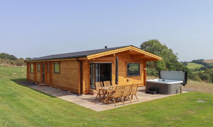 Sticklepath House | Bluebell Lodge