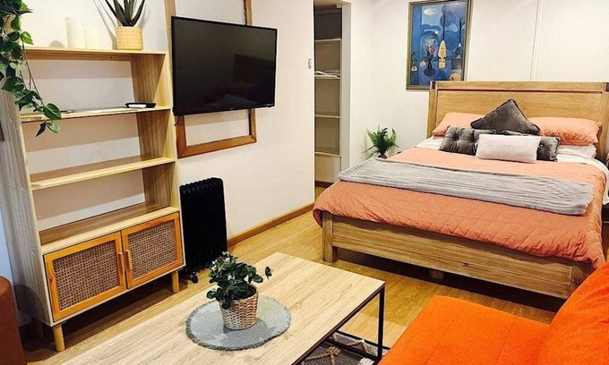 Mooroolbark Apartment | Blueberry Bliss, self contained suite
