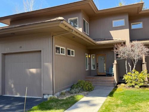 Broken Top House | Bluebird Day - Timber Ridge