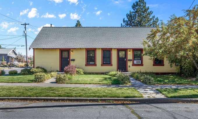 Old Bend House | Bluebird Day - Twin Mills Bungalow