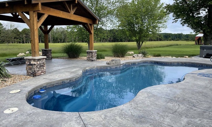 Doe Run House | Bluebird Meadows with In-ground Pool and Hot Tub! 125 ACRES TO EXPLORE