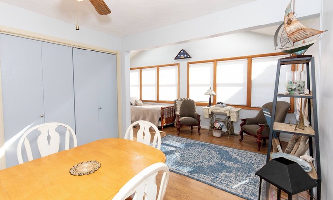 Vermilion House | Bluebird's Road to Happiness