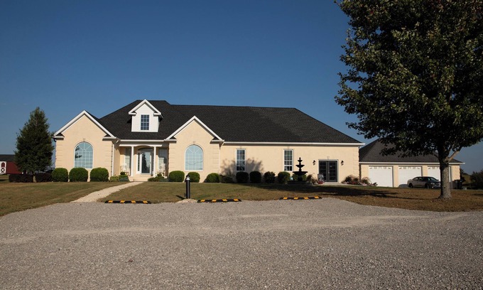 Smiths Grove House | Bluegrass Vineyard B&B, nestled next to the vineyard and winery