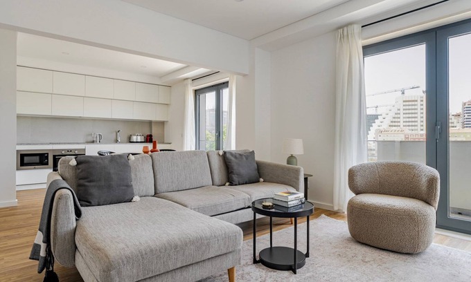 Casal da Ladeira Apartment | Blueground | Alvalade, view, nr Parque Eduardo VII