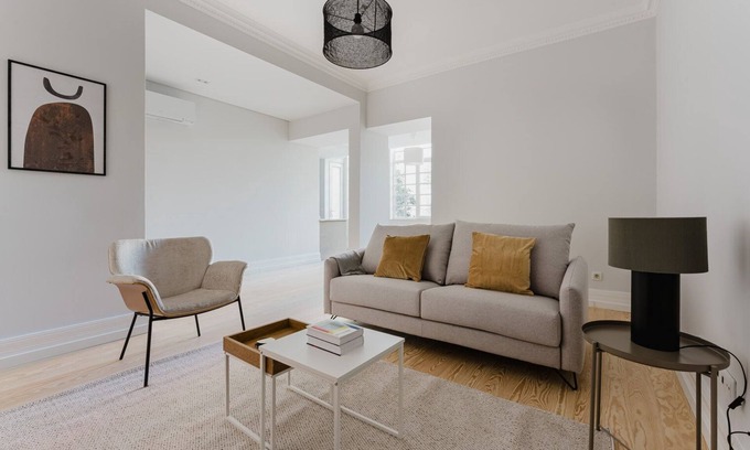 Santo Antonio Apartment | Blueground | Bairro Azul, AC & w/d, nr park