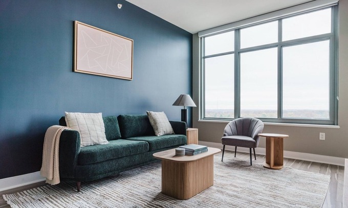 Woodmont Triangle Apartment | Blueground | Bethesda 2bd apartment