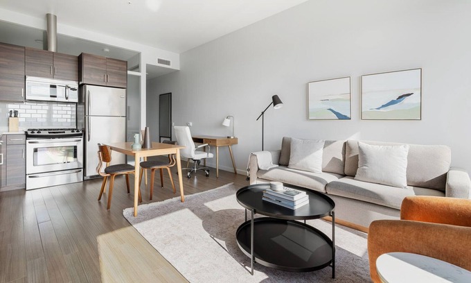 Civic Center Apartment | Blueground | Civic Center, pool, nr Civic Center Plaza