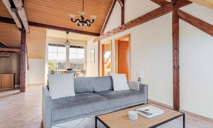 Enge Apartment | Blueground | Enge, balcony, nr Lake Zurich