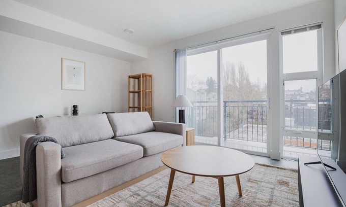 Squire Park Apartment | Blueground | First Hill, w/d, nr Chinatown