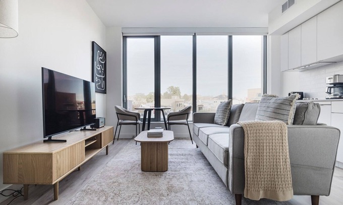 Truxton Circle Apartment | Blueground | NoMa 1bd apartment