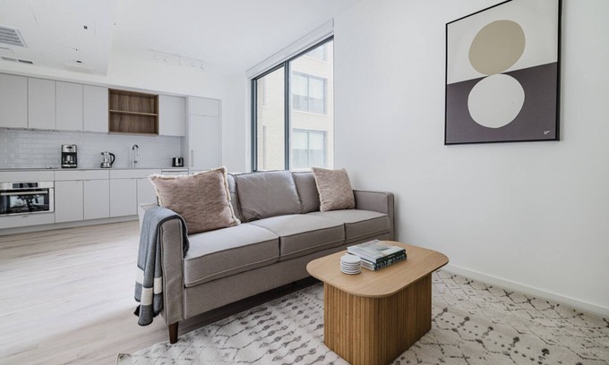 Truxton Circle Apartment | Blueground | NoMa 1bd apartment