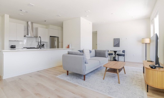 Round Rock Apartment | Blueground | Round Rock, pool, nr Brushy Creek