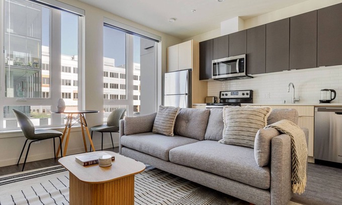 South Lake Union Apartment | Blueground | South Lake Union, garden, nr Lake Union Park