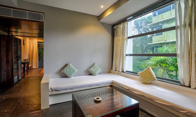 Candolim Apartment | BluO 1BHK - Shared Pool, Candolim Beach 800m