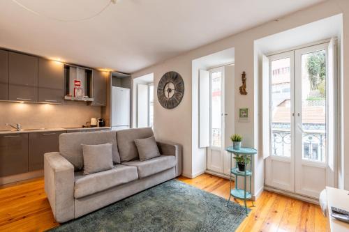 Alfama Apartment | BmyGuest - 28 Tram Central Apartment