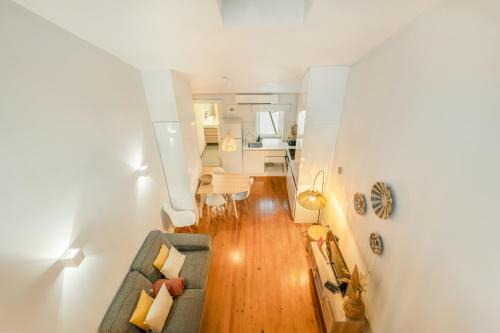 Bairro Alto Apartment | BmyGuest - Lisbon Inner Bairro Alto