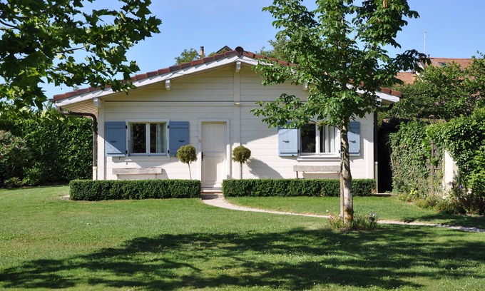 Collonge-Bellerive Cottage | BnB Atelier de St. Maurice