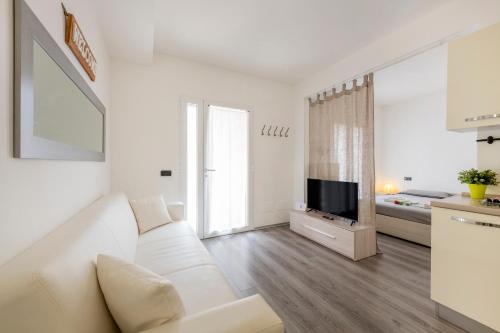 Zona Risorgimento Apartment | BnButler - Archimede 53 - Bright Studio