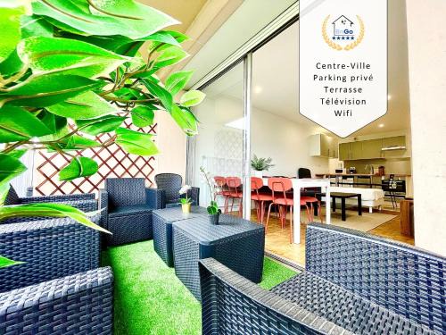Provinces - Chavril Apartment | BnGo I Le Spacieux I 3 chambres, 2 salles de bain, Parking privé gratuit, 8 personnes, Vieux Lyon hypercentre