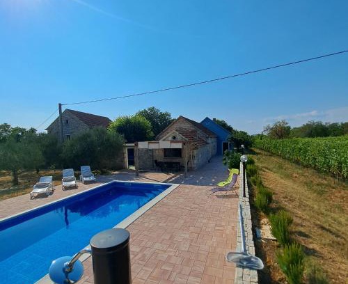 Razvode Villa | Božini dvori